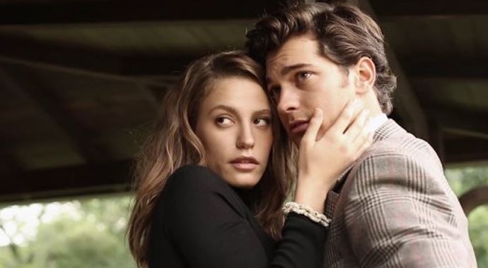 Seranay Sarıkaya ve Çağatay Ulusoy resmen birlikteler