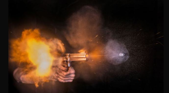 Kurşunun tabancadan çıktığı an böyle görüntülendi