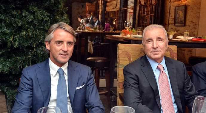 Ünal Aysal'dan Mancini'ye yeni yıl jesti Ünal Aysal'dan Mancini'ye yeni yıl jesti
