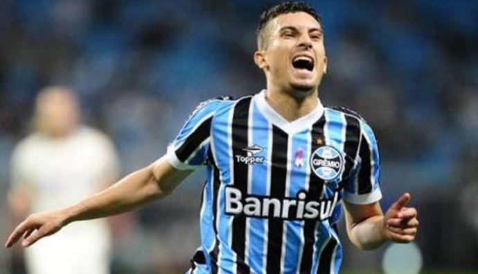 Alex Telles veda konuşmasını yaptı
