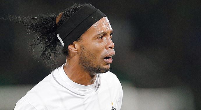 Ronaldinho artık daha yakın Ronaldinho artık daha yakın