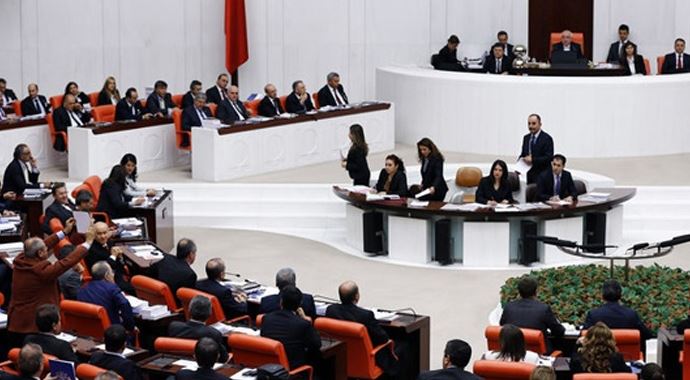 Kabinede yemin etmeyen tek isim