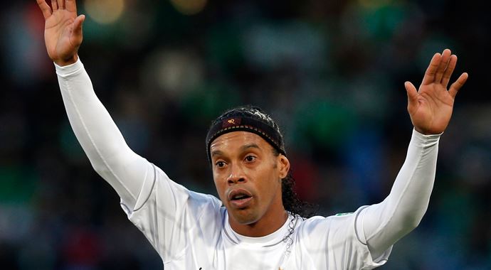 'Ronaldinho 2 yıl Beşiktaş'ta' iddiası 'Ronaldinho 2 yıl Beşiktaş'ta' iddiası