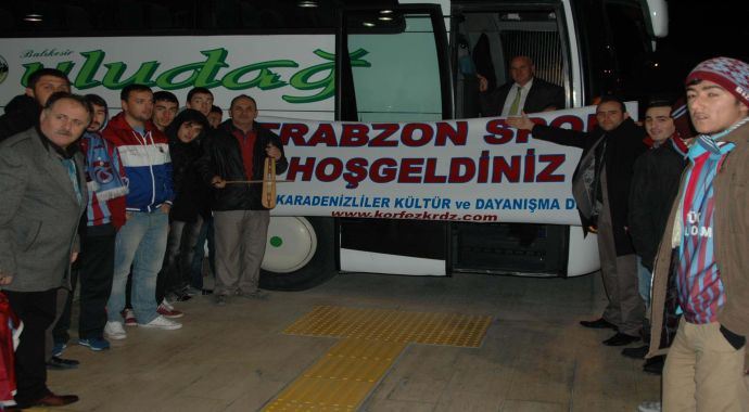 Trabzonspor kemençe eşliğinde karşılandı