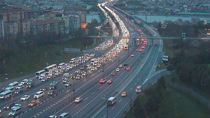 Köprüde ölümlü kaza, trafik felç Köprüde ölümlü kaza, trafik felç