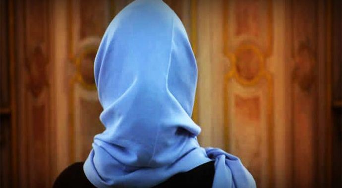 Fransa'da başörtülü hamile kadına ırkçı saldırı Fransa'da başörtülü hamile kadına ırkçı saldırı