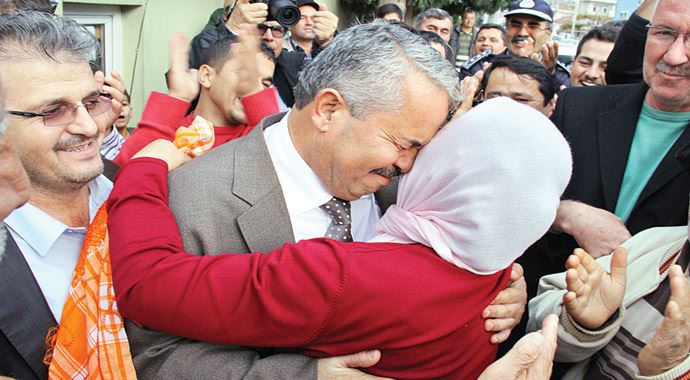 Başkanı ağlatan tahliye Başkanı ağlatan tahliye