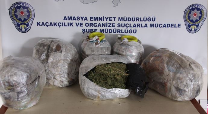 Otobüste 15 kilo esrar ele geçirildi