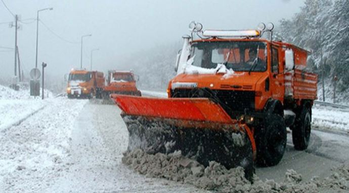 Rize&#039;de kar 73 köy yolunu ulaşıma kapattı