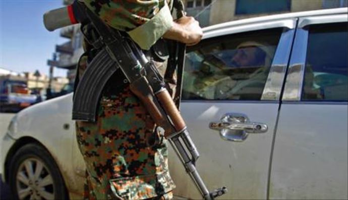 Yemen Savunma Bakanlığı'na saldırı, çok sayıda ölü var Yemen Savunma Bakanlığı'na saldırı, çok sayıda ölü var