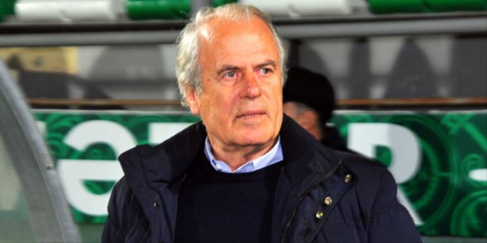 Mustafa Denizli, 'Türkiye'den oyuncu alabiliriz' Mustafa Denizli, 'Türkiye'den oyuncu alabiliriz'