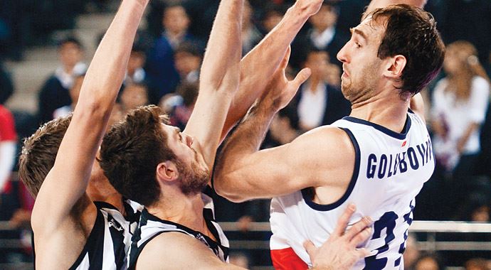 Kara Kartal tura uçtu, 83-74
