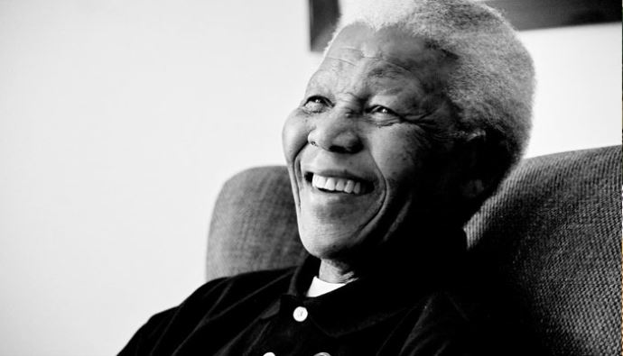 Efsane lider Nelson Mandela hayatını kaybetti