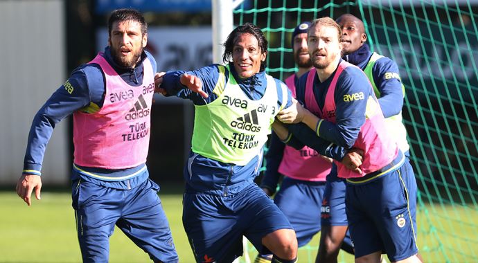 Fenerbahçe'nin Çaykur Rizespor kadrosu belli oldu Fenerbahçe'nin Çaykur Rizespor kadrosu belli oldu