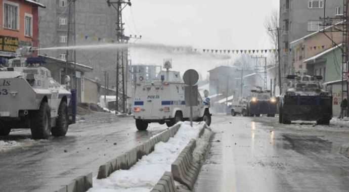 Hakkari Yüksekova karıştı, ölüler var
