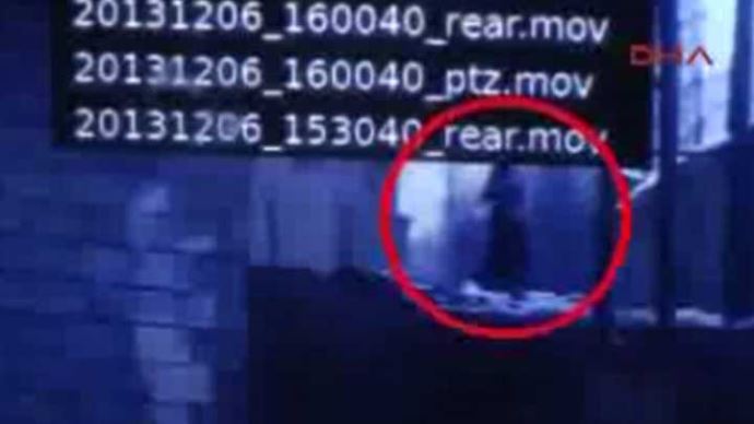 Yüksekova&#039;da polise ateş etme anı kamerada