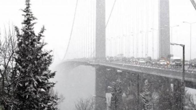 İstanbul&#039;da kar yağışı başladı