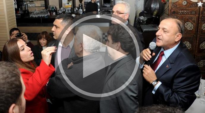 Oktay Vural'a Londra'da protesto