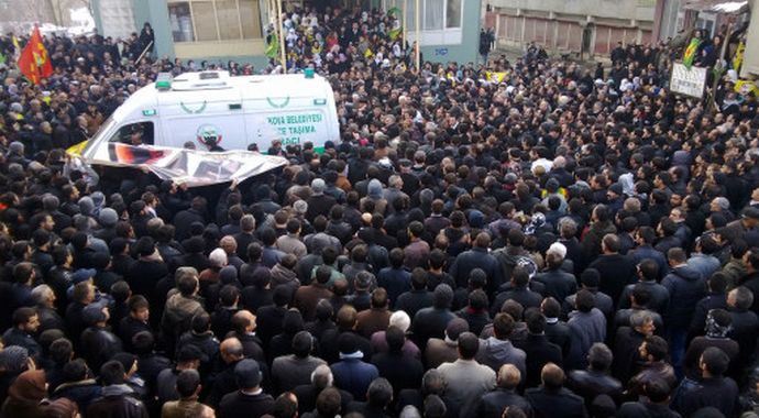 Hakkari Yüksekova'da gergin cenaze 