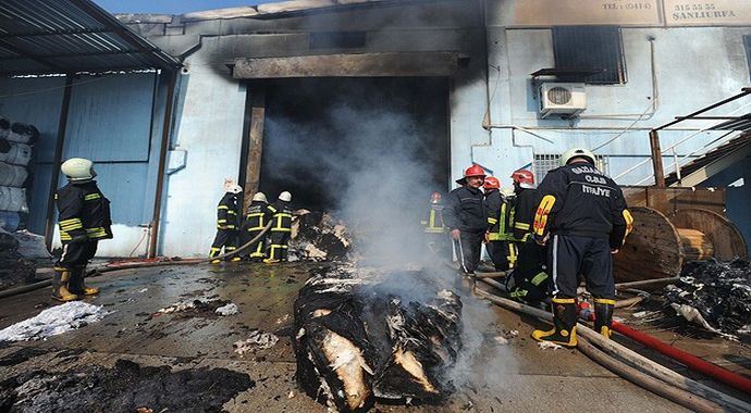 İplik fabrikası cayır cayır yandı