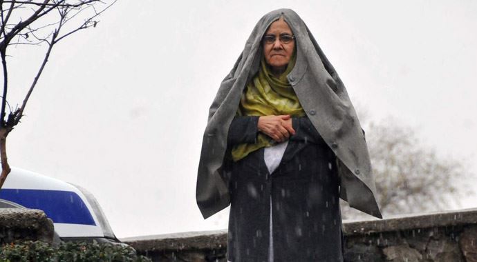 Ayşe Teyze karakolu dereye döktü