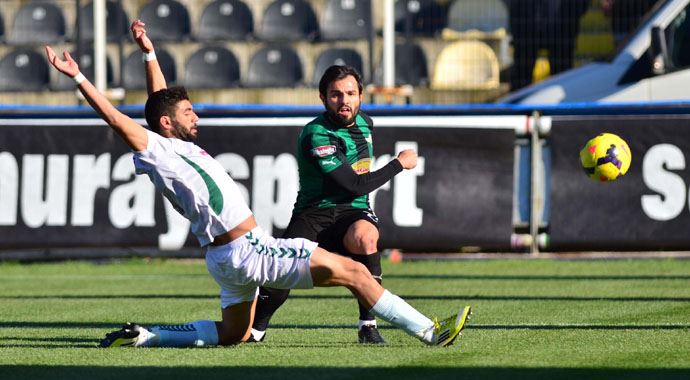 Akhisar Belediyespor ikinci yarıda geri döndü Akhisar Belediyespor ikinci yarıda geri döndü