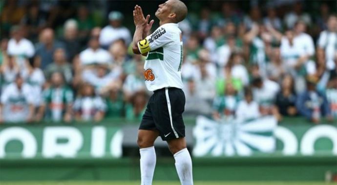 Alex De Souza&#039;nın yüzü güldü