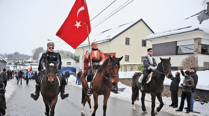 Türksüz TÜRK köyünde karnaval Türksüz TÜRK köyünde karnaval