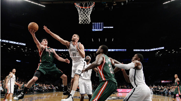 Bucks uzatmada kaybetti