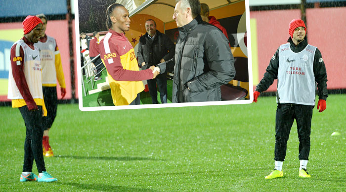 Drogba ilk antrenmanına çıktı Drogba ilk antrenmanına çıktı