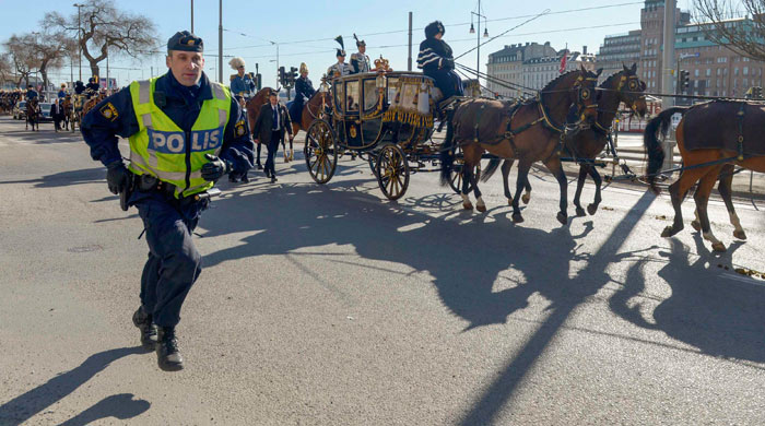 Gül&#039;ü koruyan polis öldü