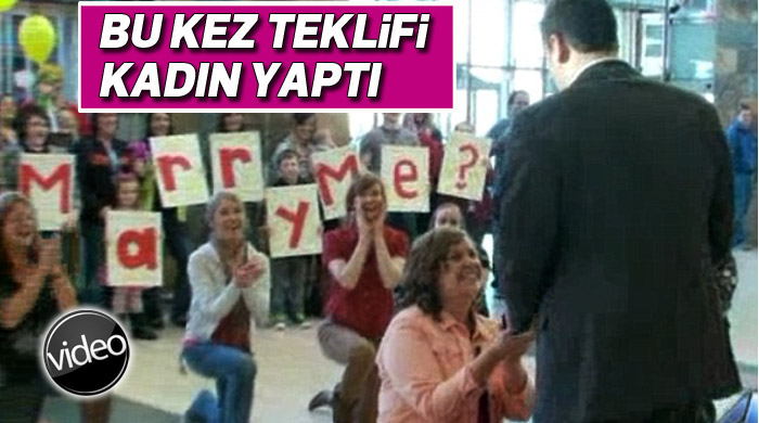 Bu kez kadın evlenme teklif etti Bu kez kadın evlenme teklif etti