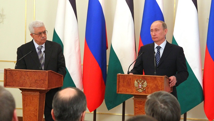 Putin'den Abbas'a dostluk nişanı Putin'den Abbas'a dostluk nişanı