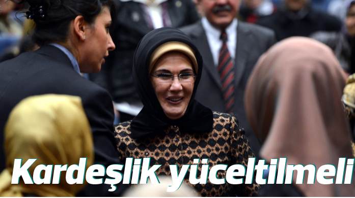 Teröre hayır diyen kadınlara destek verdi