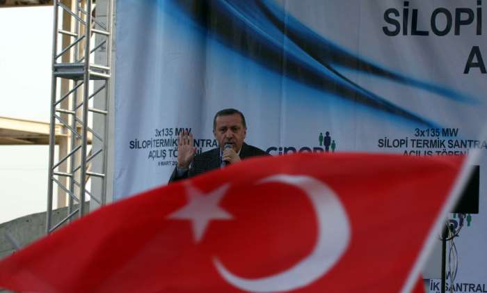Erdoğan, Cudi Dağı eteklerinde konuştu Erdoğan, Cudi Dağı eteklerinde konuştu