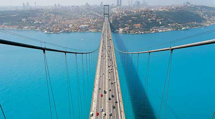 Konuşarak 30 köprü harcadık Konuşarak 30 köprü harcadık