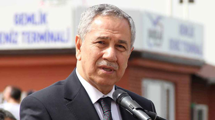 Bülent Arınç siyaseti bırakıyor