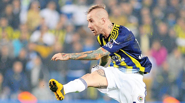 Meireles topun ağzında Meireles topun ağzında