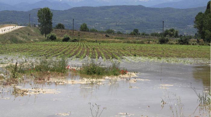 Baraj kapakları açıldı, Bursa'yı yaz ortasında sel bastı