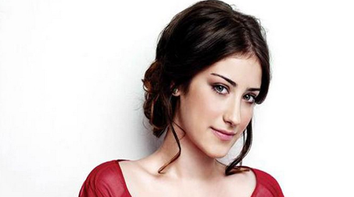 Hazal Kaya, yine üzdü