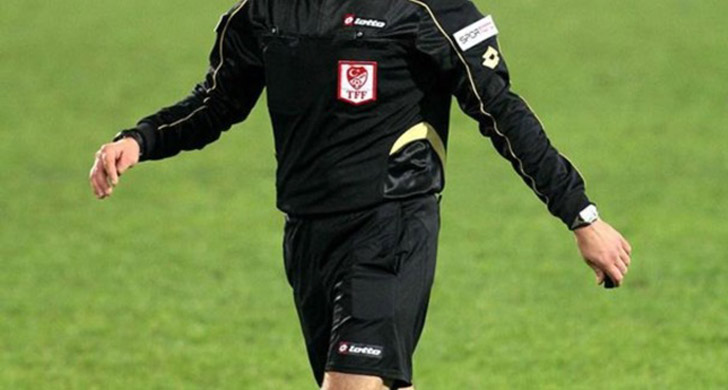 UEFA'dan, FIFA kokartlı hakem Halis Özkahya'ya görev UEFA'dan, FIFA kokartlı hakem Halis Özkahya'ya görev