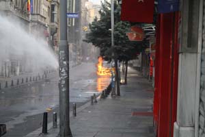 'Gezi Parkı' anketinden AK Parti'ye oy çıktı 'Gezi Parkı' anketinden AK Parti'ye oy çıktı