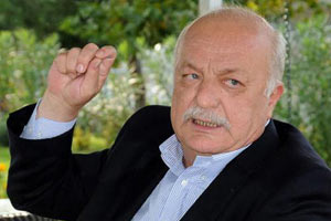 Eski başkan Sadri Şener, 'Kupa Trabzon'a gelir' Eski başkan Sadri Şener, 'Kupa Trabzon'a gelir'