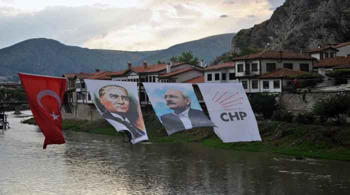 Kılıçdaroğlu gelmedi, posteri asılı kaldı Kılıçdaroğlu gelmedi, posteri asılı kaldı