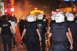 Kadıköyde gerginlik sürüyor Kadıköyde gerginlik sürüyor