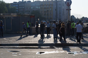 Taksim yaya trafiğine açıldı, metro seferleri normale döndü