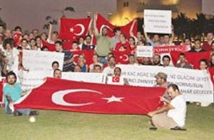 Gezi eylemcileri Katar'da gözaltına alındı Gezi eylemcileri Katar'da gözaltına alındı