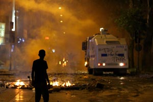 İzmir&#039;i savaş alanına çevirdiler, 120&#039;den fazla gözaltı