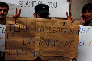 Atina'da Taksim Gezi Parkı protestosu Atina'da Taksim Gezi Parkı protestosu