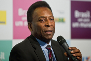 Pele, 'Evinizie dönün' Eylemciler, 'Cehennemin dibine git' Pele, 'Evinizie dönün' Eylemciler, 'Cehennemin dibine git'